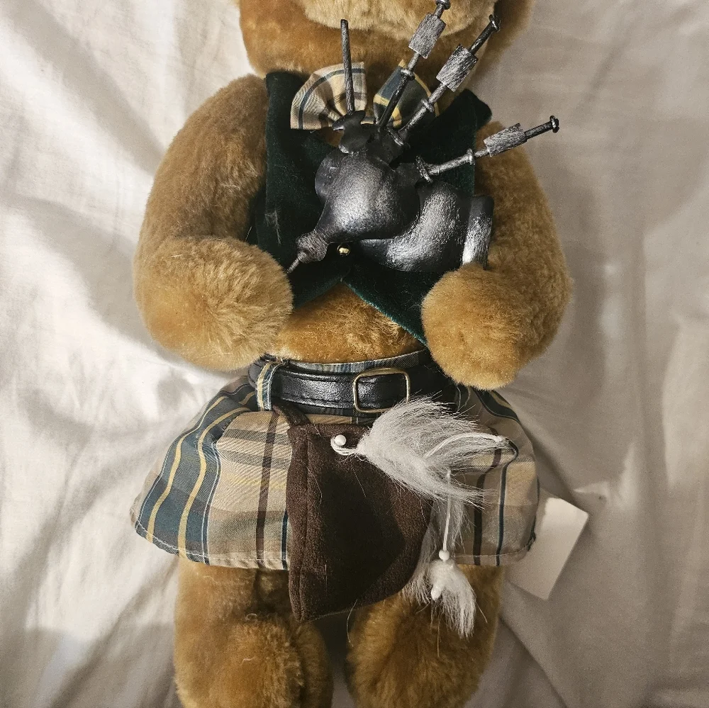 Tender Hearted Collectibles Plush Bear Irish‎ Bagpipes Windup Musical